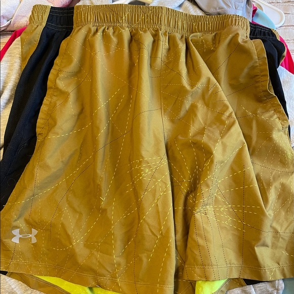 Under Armor Shorts - Picture 1 of 3